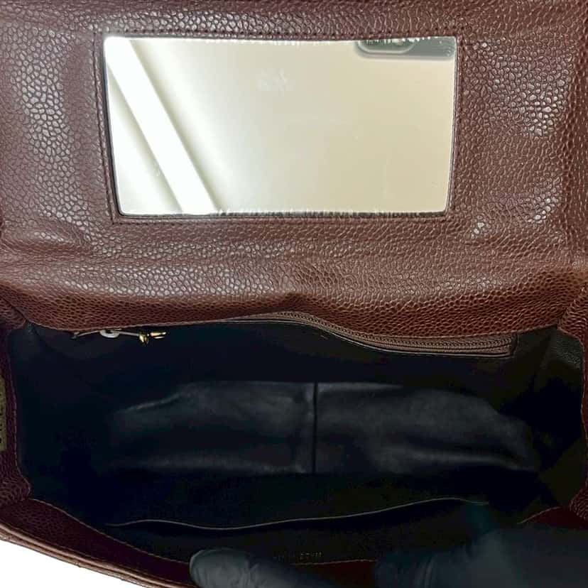 Chanel CC Quilted Caviar Turnlock Crossbody Brown Leather Good condition - Inside View