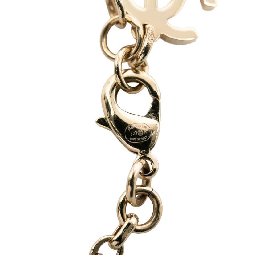 Chanel CC Silver Plated Rhinestone Pendant Necklace Silver Metal Good condition - Model View