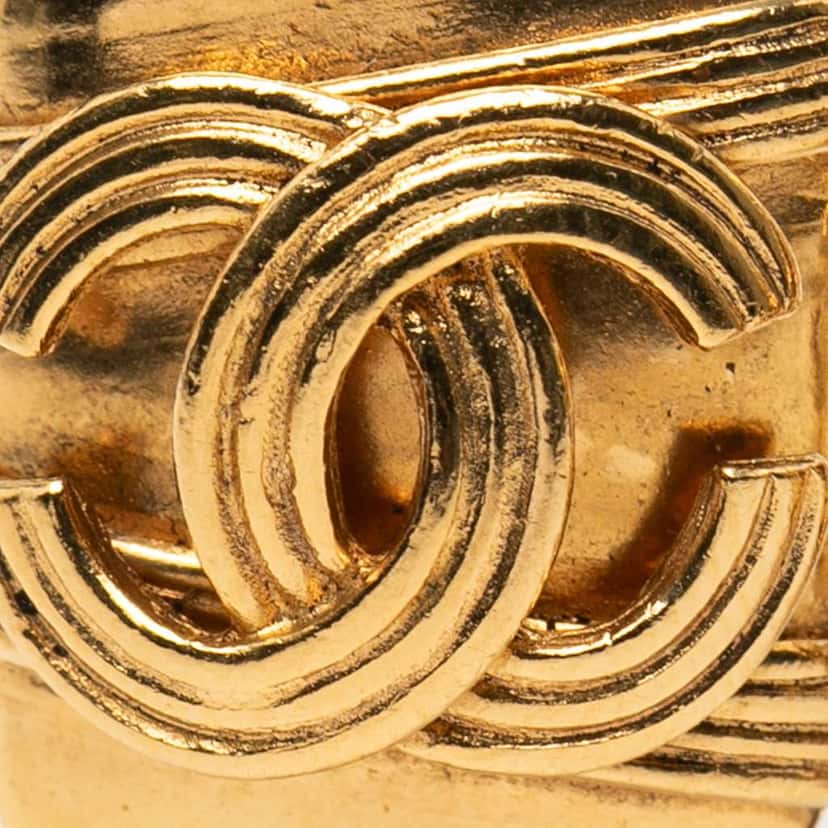 Chanel CC Gold Plated Clip On Earrings Gold Metal Good condition - Inside View