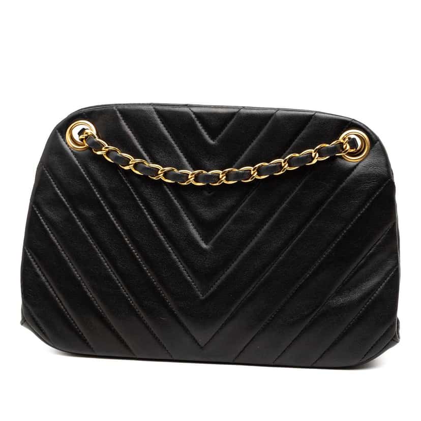 Chanel CC Chevron Quilted Lambskin Kiss Lock Shoulder Bag Black Leather Good condition - Back View