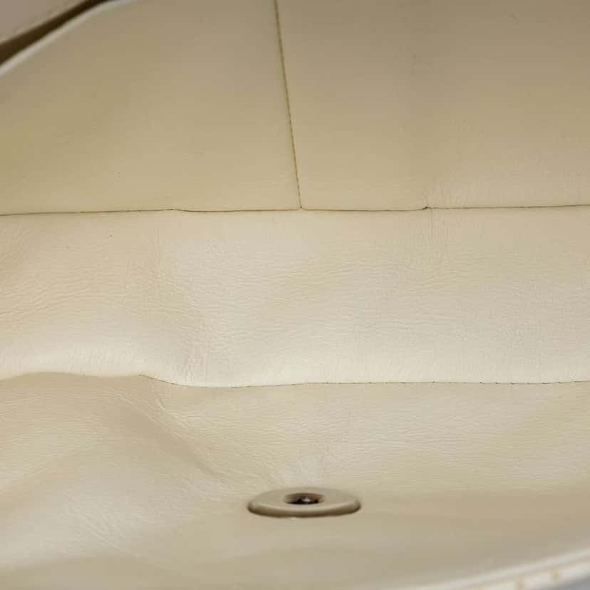 Chanel Classic Perforated Lambskin East West Flap White Leather Good condition - Model View