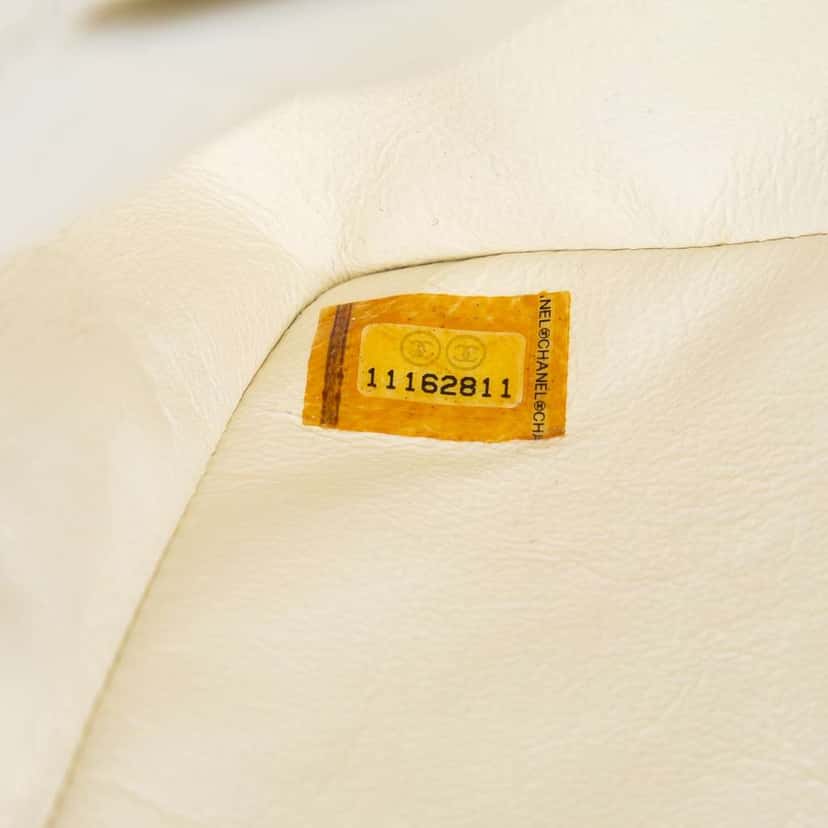 Chanel Classic Perforated Lambskin East West Flap White Leather Good condition - Box View