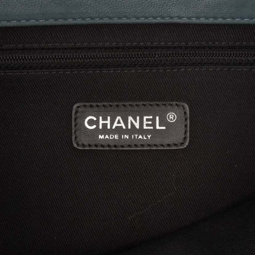 Chanel Paris Byzance Maxi Washed Lambskin Take Away Flap Blue Leather Good condition - Box View