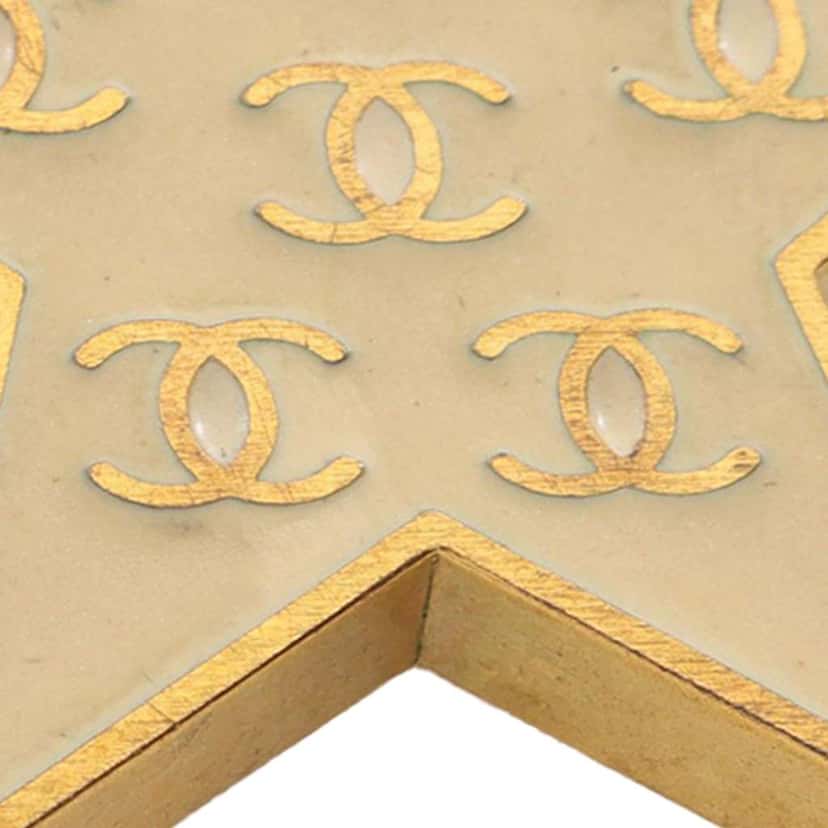 Chanel CC Gold Plated Enamel Star Brooch Gold Metal Good condition - Box View