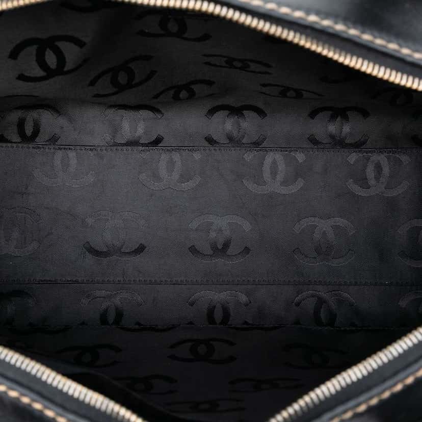 Chanel CC Lambskin Wild Stitch Handbag Black Leather Good condition - Model View