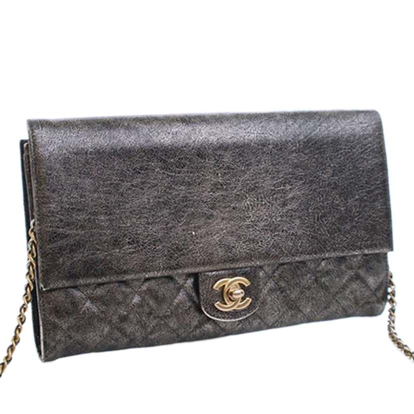 Chanel Cracked Metallic Calfskin Zip Away Chain Clutch Grey Leather Very good condition - Back View