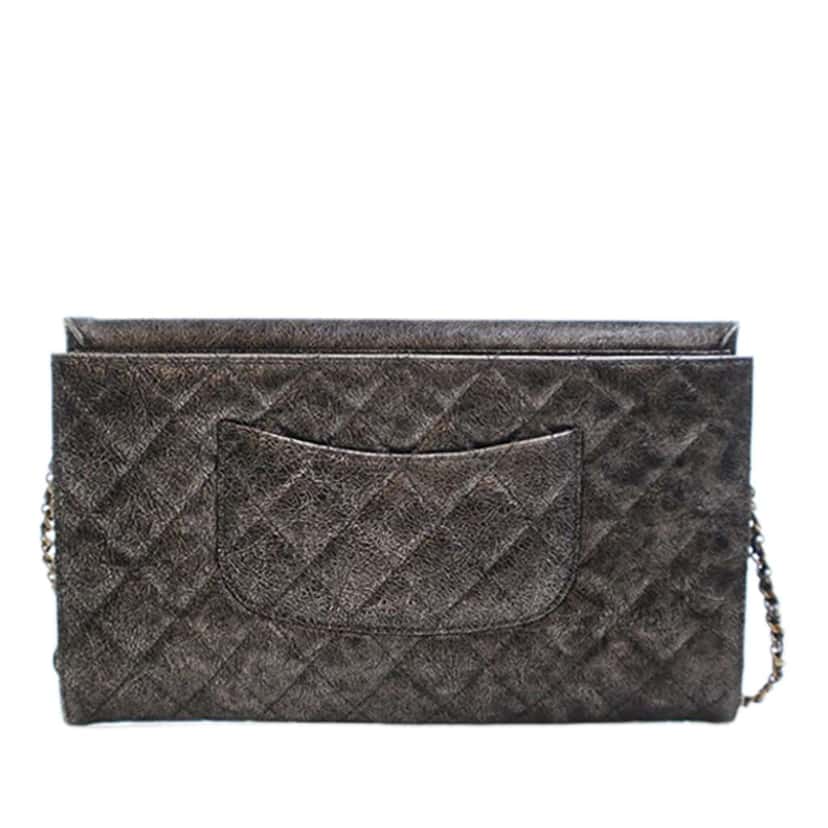 Chanel Cracked Metallic Calfskin Zip Away Chain Clutch Grey Leather Very good condition - Model View