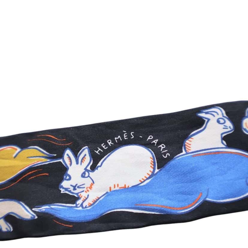 Hermès Mille Et Un Lapins Silk Twilly Scarf Black Silk Very good condition - Model View