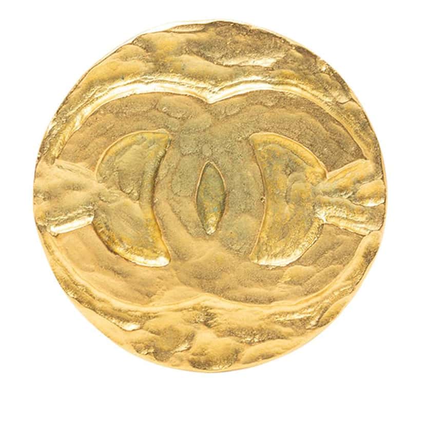 Chanel Gold Plated Round CC Logo Brooch Gold Metal Very good condition - Front View
