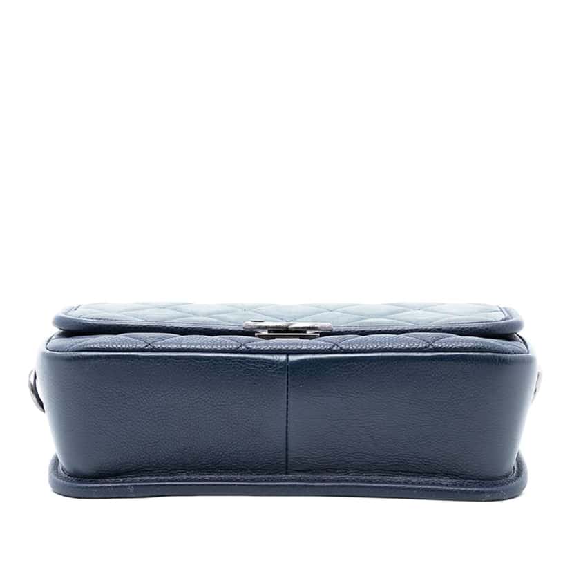 Chanel Small Quilted Iridescent Calfskin and Caviar Daily Carry Flap Blue Leather Very good condition - Inside View
