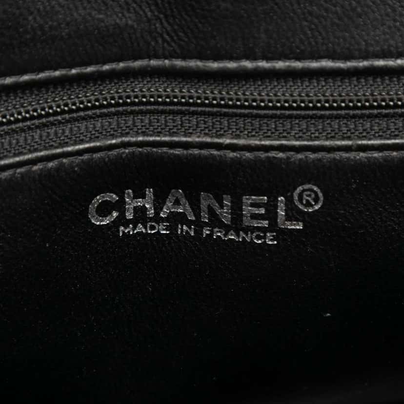 Chanel Caviar Medallion Tote Black Leather Very good condition - Box View