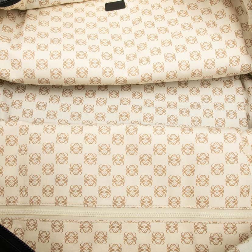 Loewe Lambskin Anagram Handbag Black Leather Good condition - Model View