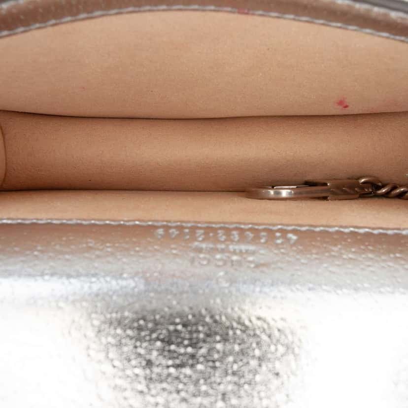 Gucci Mini Leather Dionysus Crossbody Silver Leather Good condition - Model View