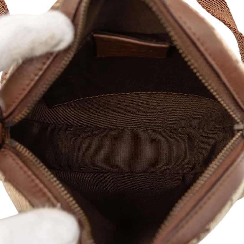 Gucci GG Canvas Round Crossbody Brown Canvas Good condition - Model View