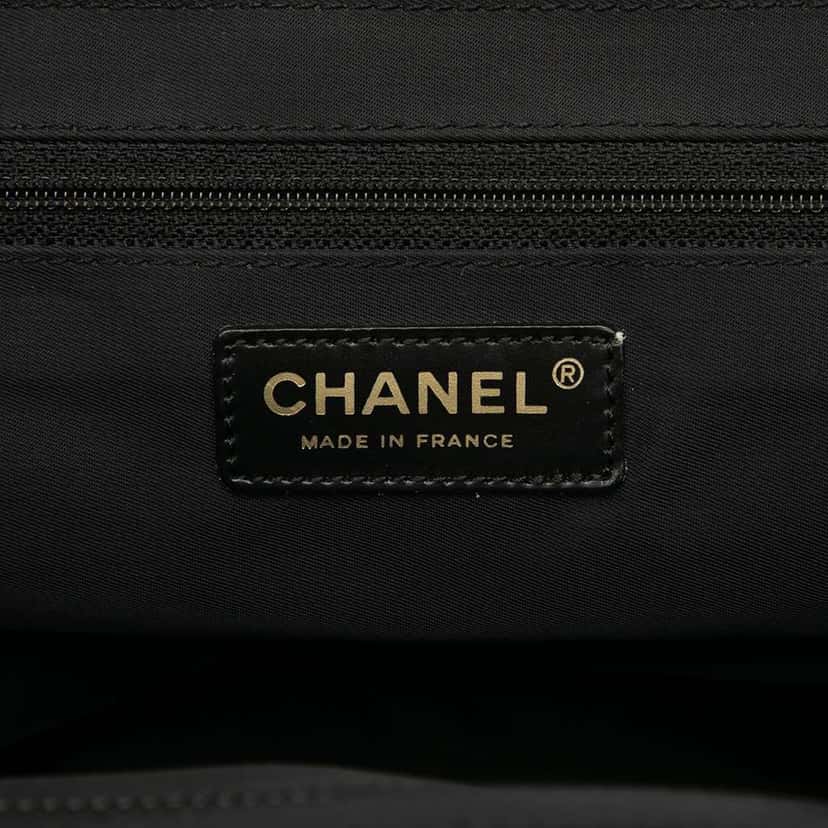 Chanel New Travel Line Nylon Tote Black Good condition - Box View