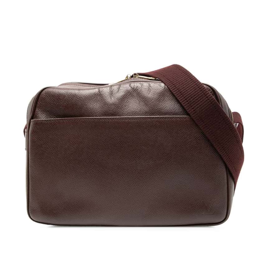 Louis Vuitton Taiga Reporter PM Red Leather Very good condition - Front View