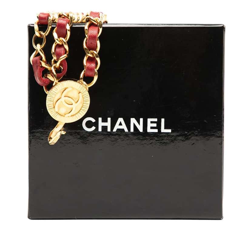 Chanel Gold Plated Leather Woven Medallion Chain Belt Gold Metal Good condition - Model View
