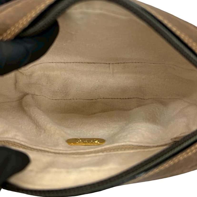 Gucci GG Supreme Plus Crossbody Brown Canvas Good condition - Model View