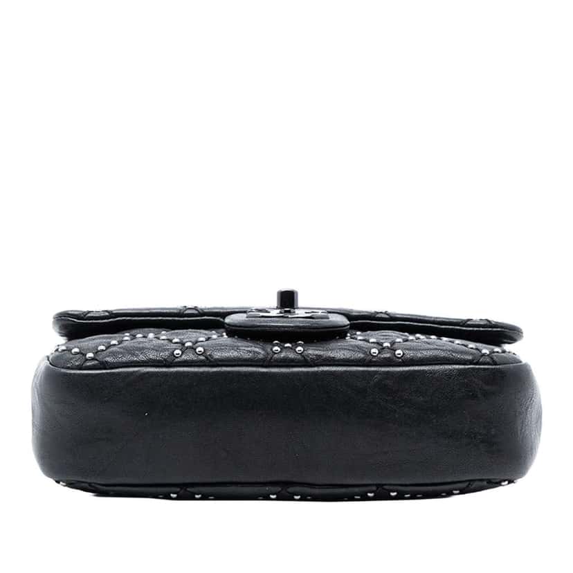 Chanel Small Quilted Distressed Calfskin Studded Metal Beauty Flap Black Leather Good condition - Inside View