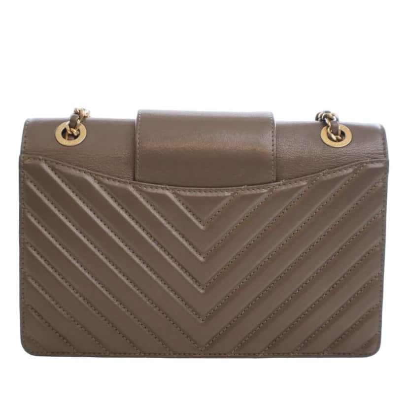 Chanel Mini Chevron Sheepskin Leather Collar and Tie Flap Brown Leather Good condition - Model View