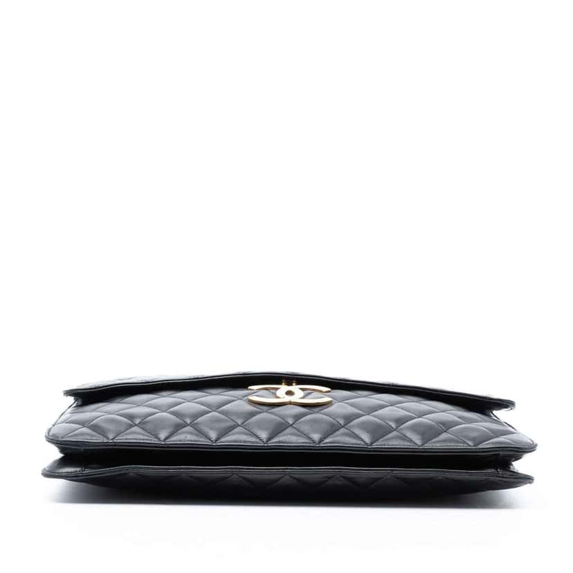 Chanel Maxi XL Quilted Lambskin Clutch with Chain Black Leather Good condition - Inside View