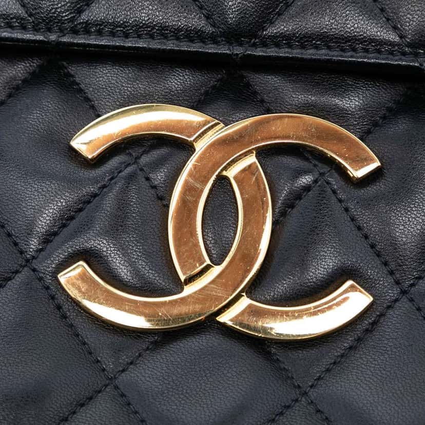 Chanel Maxi XL Quilted Lambskin Clutch with Chain Black Leather Good condition - Box View