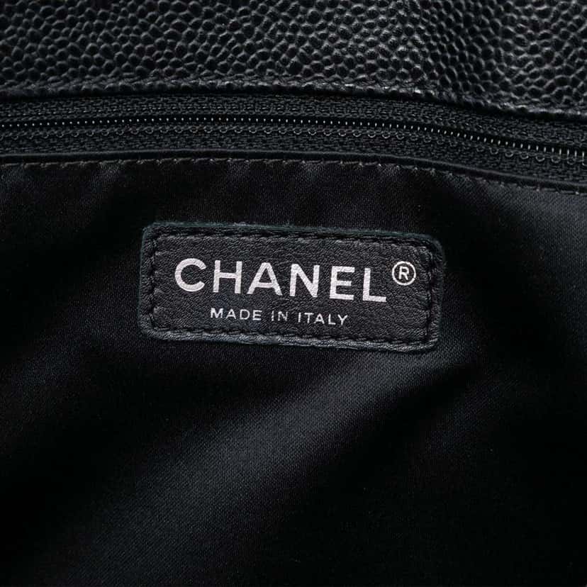 Chanel Caviar Grand Shopping Tote Black Leather Good condition - Box View