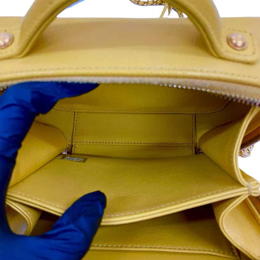Chanel Small Caviar CC Filigree Vanity Bag Yellow Leather Very good condition - Box View
