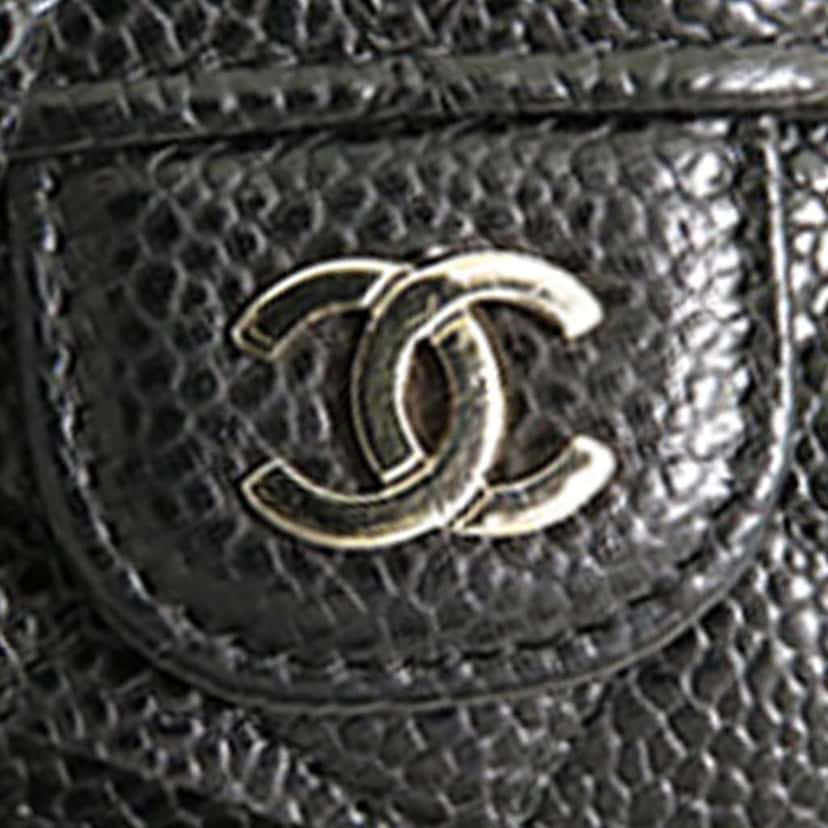 Chanel Classic Caviar Flap Wallet on Chain Black Leather Good condition - Model View