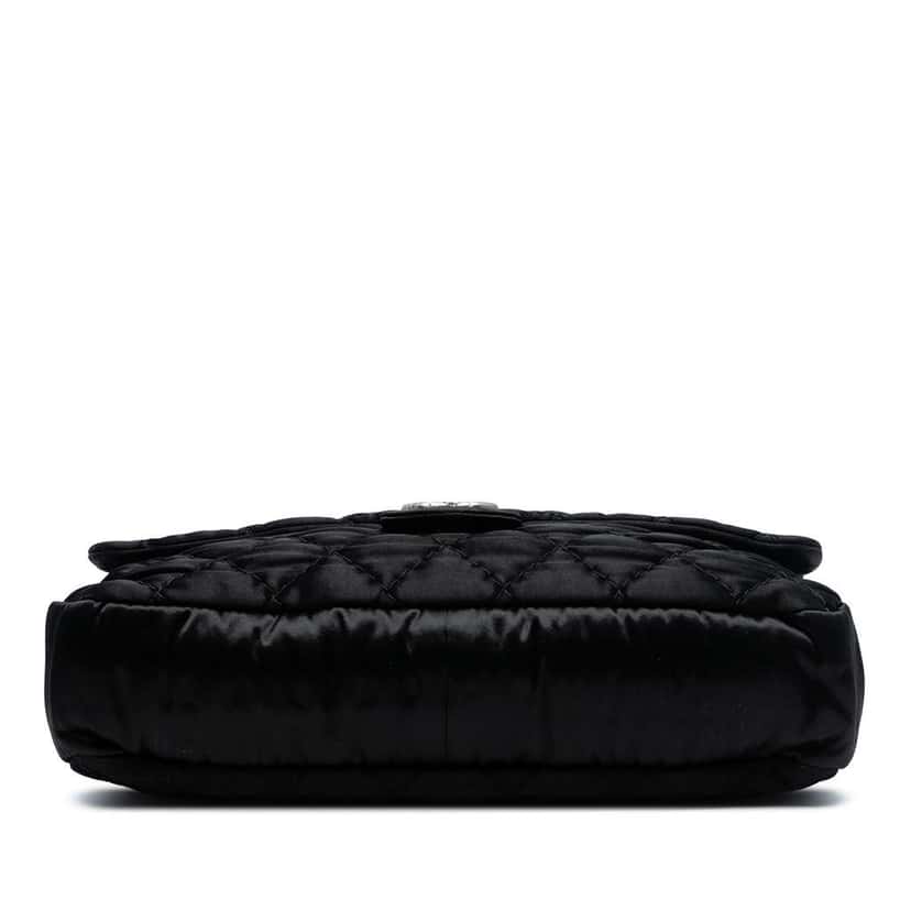 Chanel Extra Large CC Quilted Satin Single Flap Black Satin Very good condition - Back View