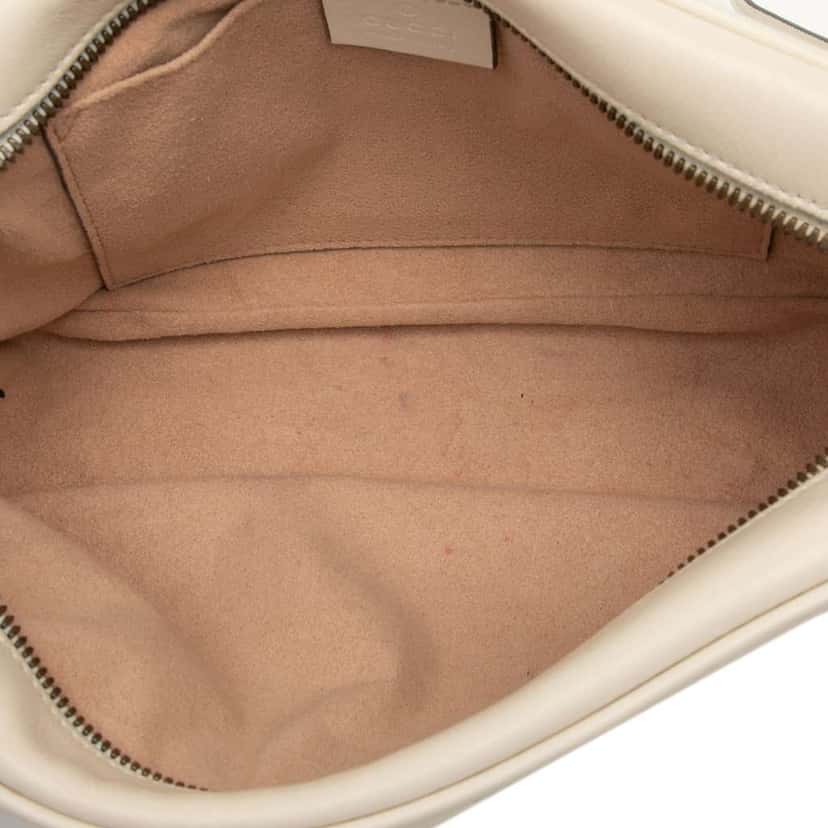 Gucci Small GG Marmont Matelasse Leather Crossbody White Leather Very good condition - Model View