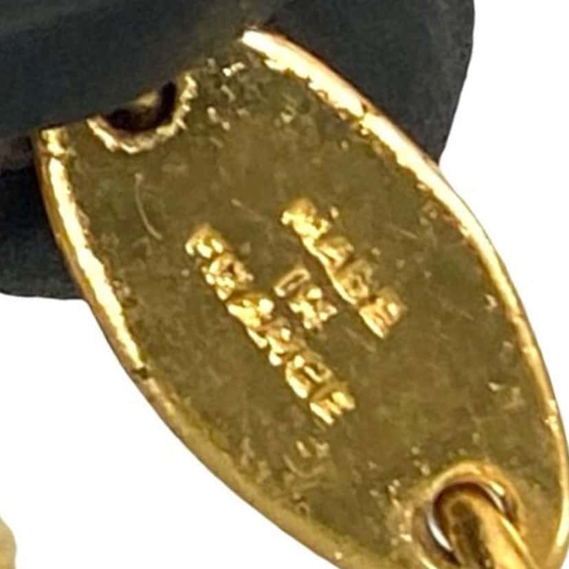 Chanel CC Gold Plated Pendant Necklace Gold Metal Good condition - Model View
