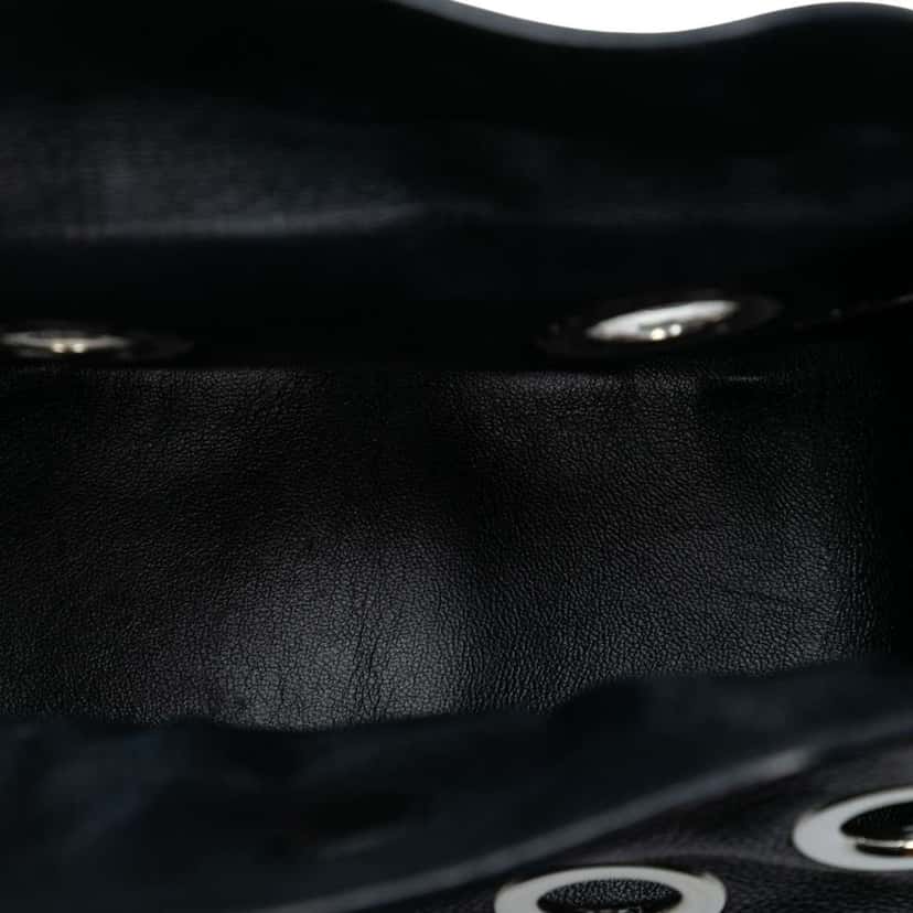 Prada Vitello Daino Grommet Handbag Black Leather Good condition - Model View