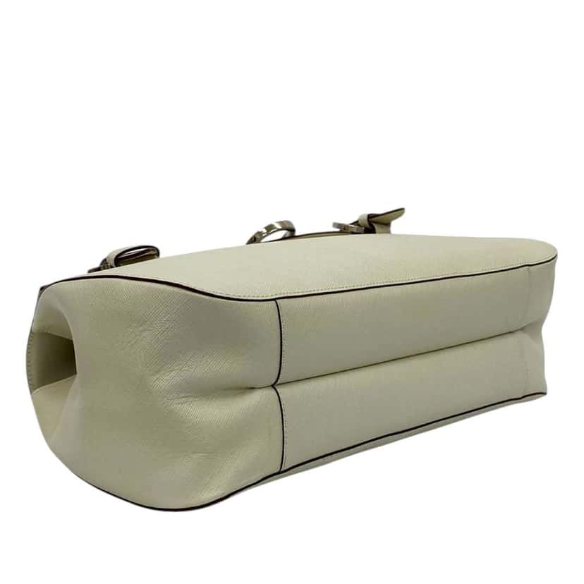 Salvatore Ferragamo Leather Gancini Handbag White Leather Good condition - Box View