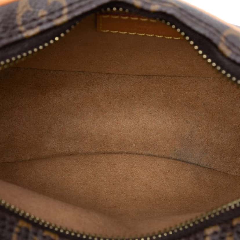 Louis Vuitton Monogram Loop Brown Good condition - Model View