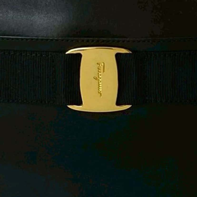 Salvatore Ferragamo Leather Vara Crossbody Black Leather Good condition - Box View