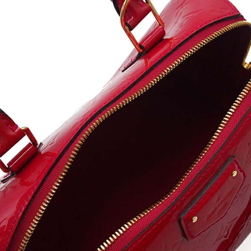 Louis Vuitton Monogram Vernis Montana Red Leather Good condition - Model View