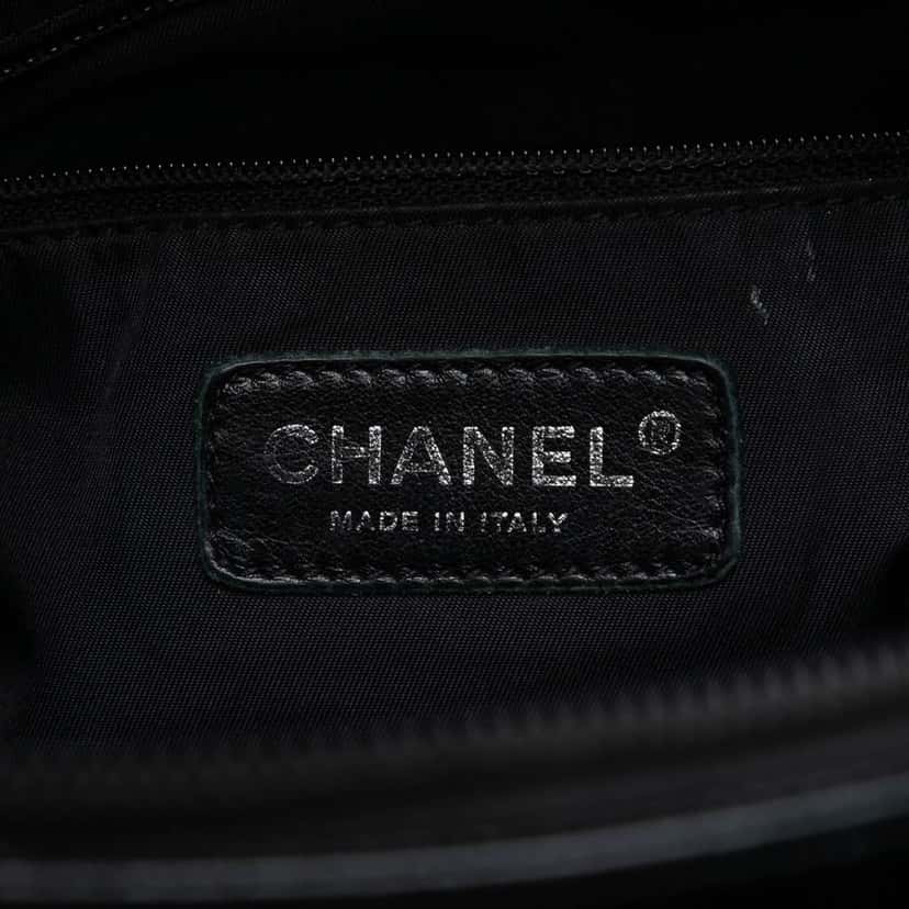Chanel Large Quilted Shiny Calfskin Paris Biarritz Tote Black Leather Good condition - Box View