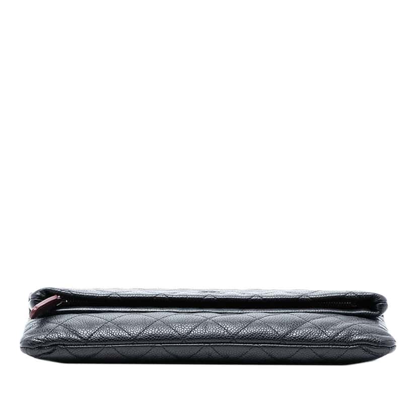 Chanel Quilted Caviar CC Beauty Foldover Clutch Black Leather Very good condition - Inside View