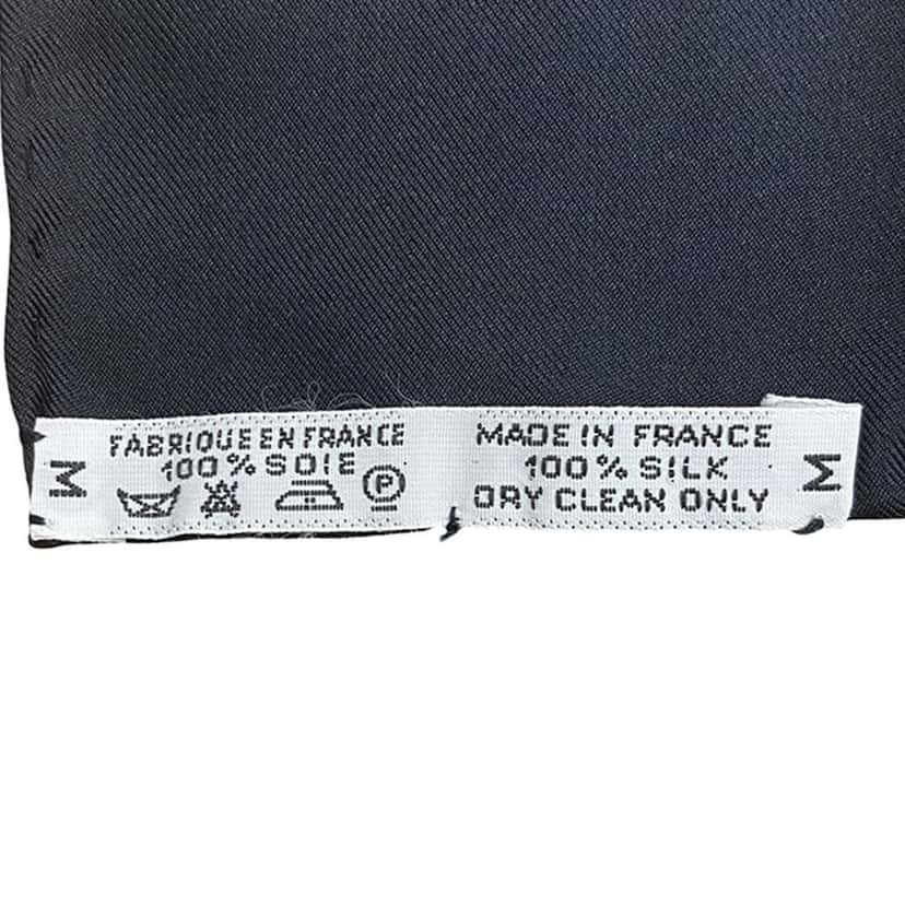Hermès L Entente Cordiale Silk Scarf 90 Black Silk Good condition - Model View