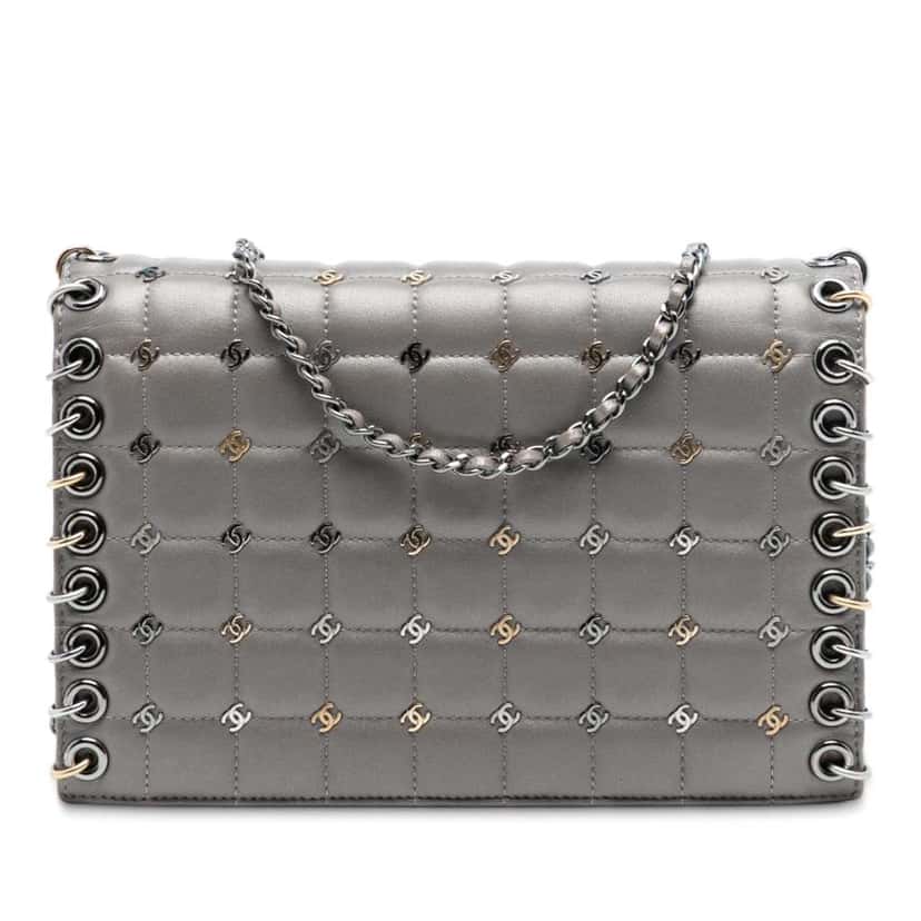 Chanel Small Lambskin Chocolate Bar CC Piercing Studded Chain Flap Grey Leather Very good condition - Front View