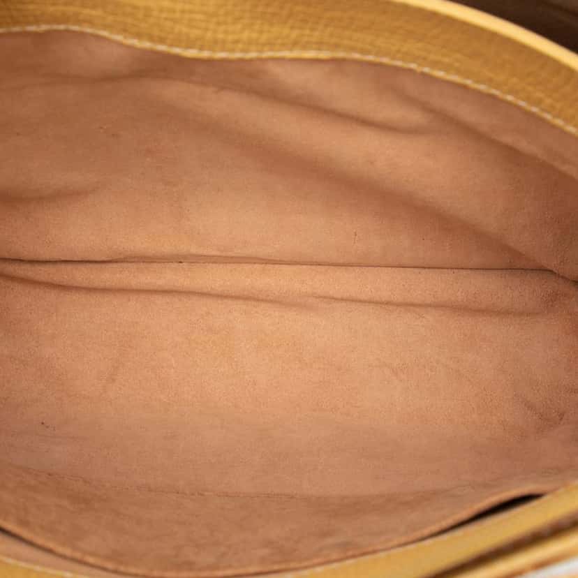 Loewe Leather Tote Yellow Leather Good condition - Model View