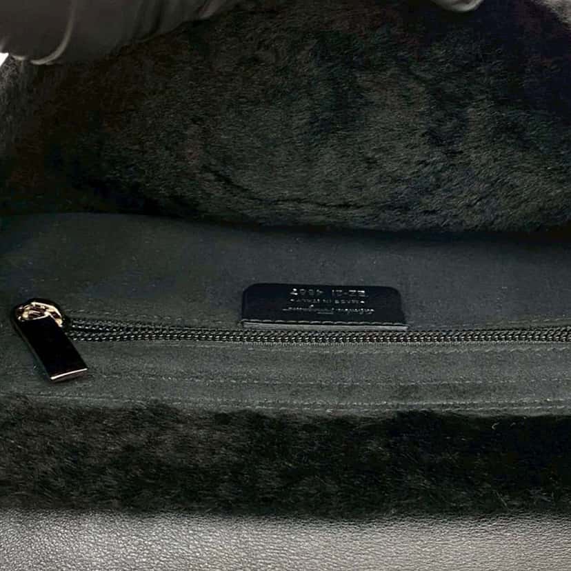 Salvatore Ferragamo Suede and Calfskin Gancini Shoulder Bag Black Leather Good condition - Inside View