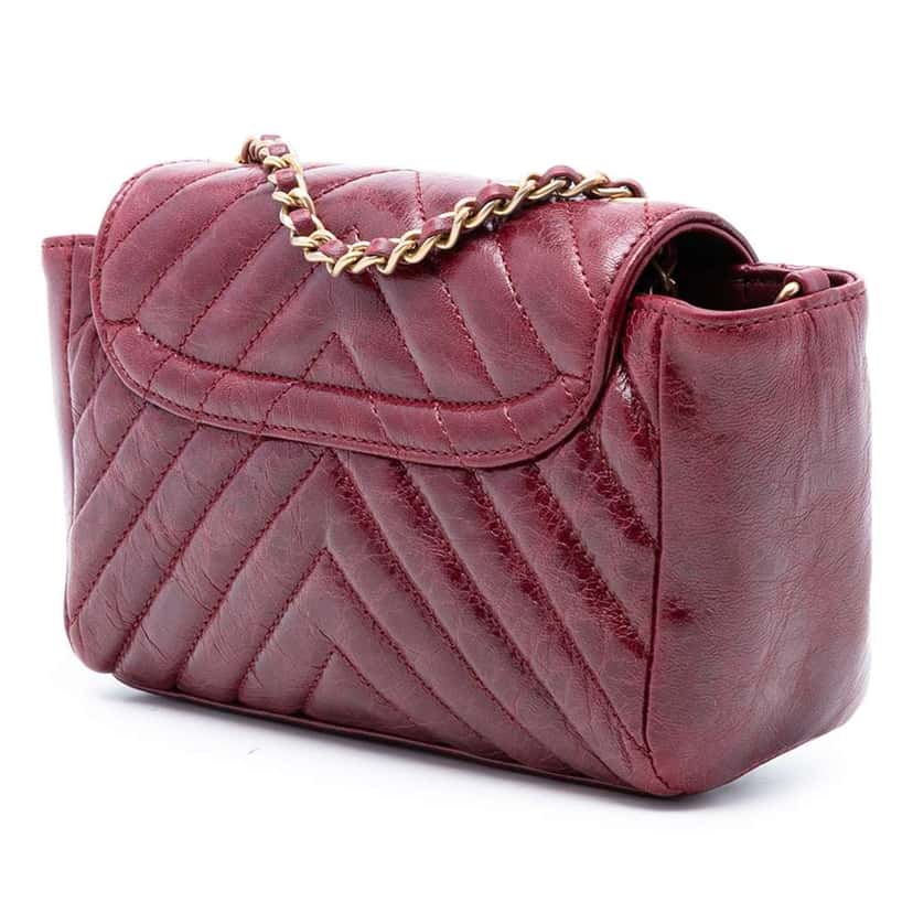 Chanel Small Chevron Aged Lambskin Hampton Flap Red Leather Good condition - Back View