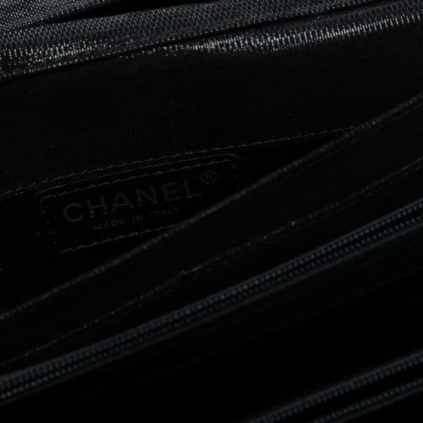 Chanel CC Quilted Textured Suede East West Flap Black Leather Good condition - Box View