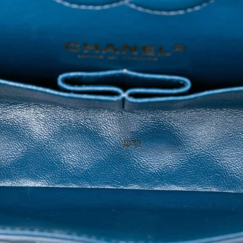 Chanel Small Classic Patent Double Flap Blue Leather Good condition - Model View