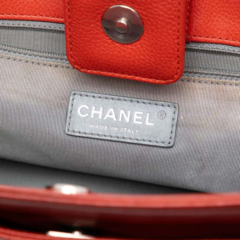 Chanel Small Calfskin Executive Cerf Tote Red Leather Good condition - Box View