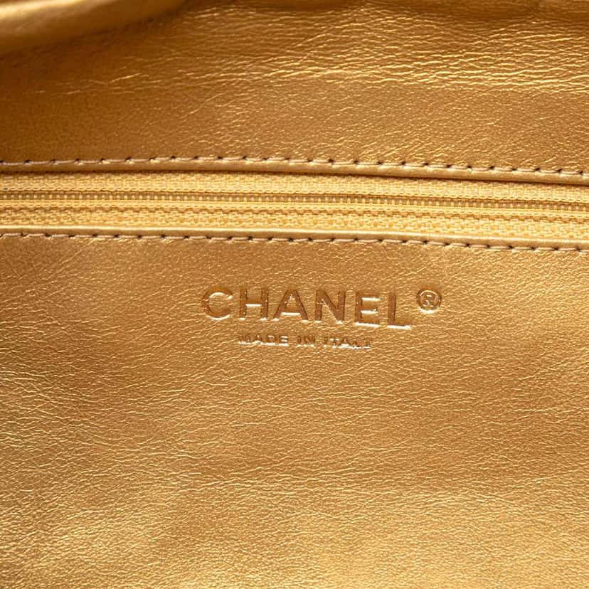 Chanel Metallic Patent Luxe Ligne Tote Bag Gold Leather Good condition - Box View