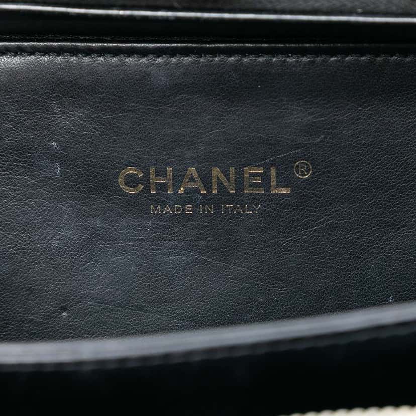 Chanel Mini Caviar CC Filigree Vanity Case Black Leather Good condition - Box View