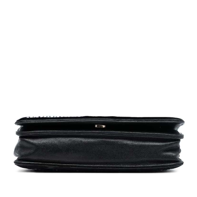 Chanel CC Velvet Pearl Embellished Wallet on Chain Black Velvet Good condition - Inside View